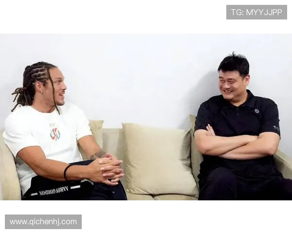 掘金队晒戈登与姚明合照 展现上海标志性相遇的精彩瞬间 掘金队晒戈登与姚明合照 展现上海标志性相遇的精彩瞬间